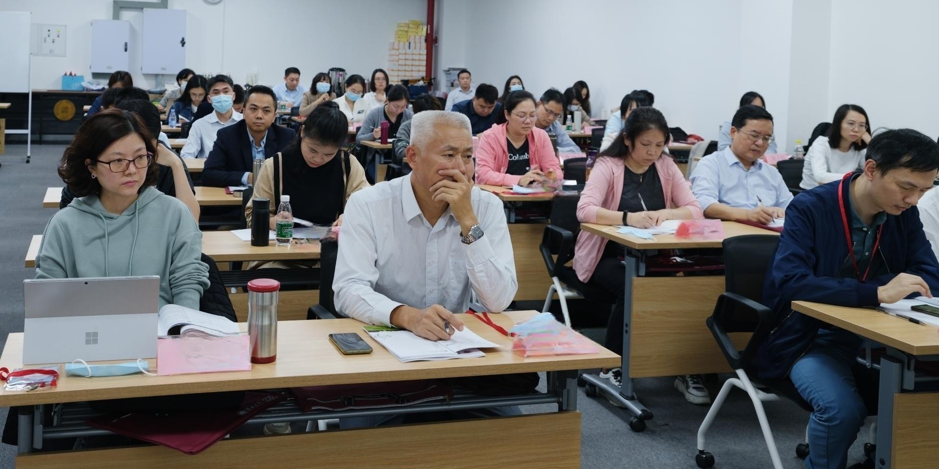 广东省广物控股集团有限公司人力资源管理专题培训班在深圳大学举办